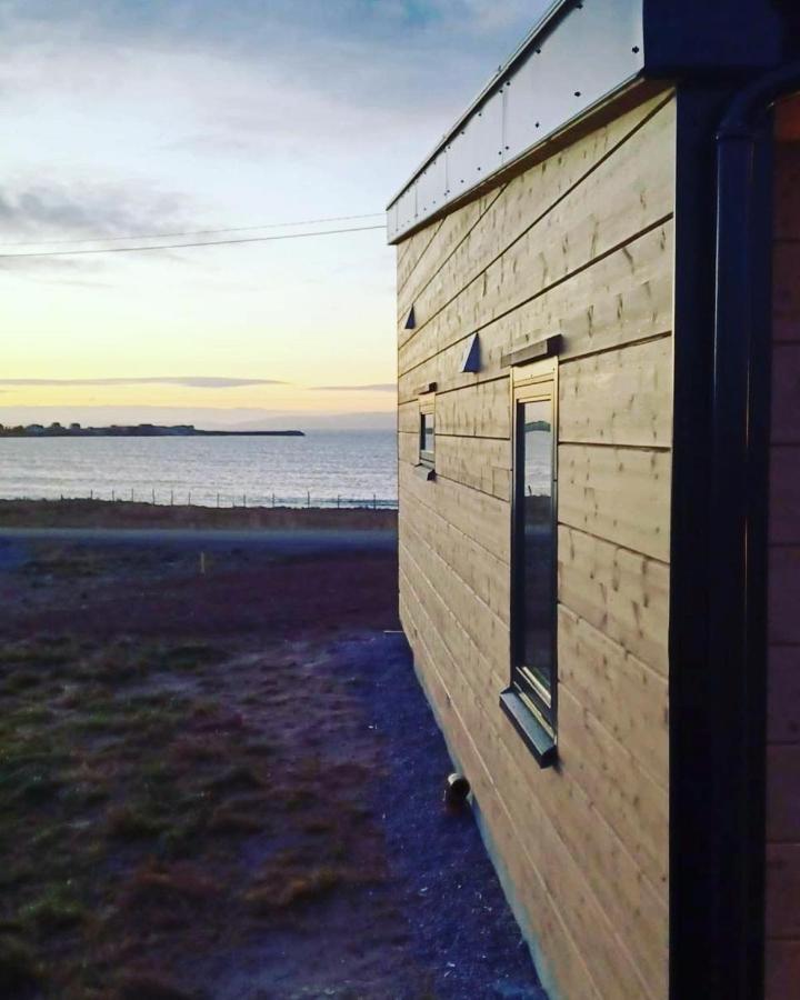 Ekkeroy Lodge - Arctic Living Vadso Exterior photo